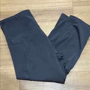 Champion Women’s Charcoal Gray Cropped Leggings W/ Pockets - Size Large